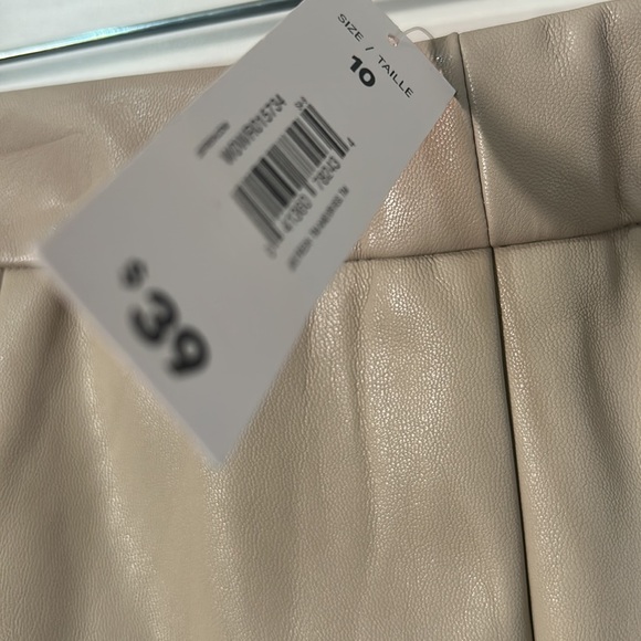 NWT JOE FRESH FAUX LEATHER WOMEN PANTS IN CREAM COLOUR SIZE 10 - Picture 8 of 10